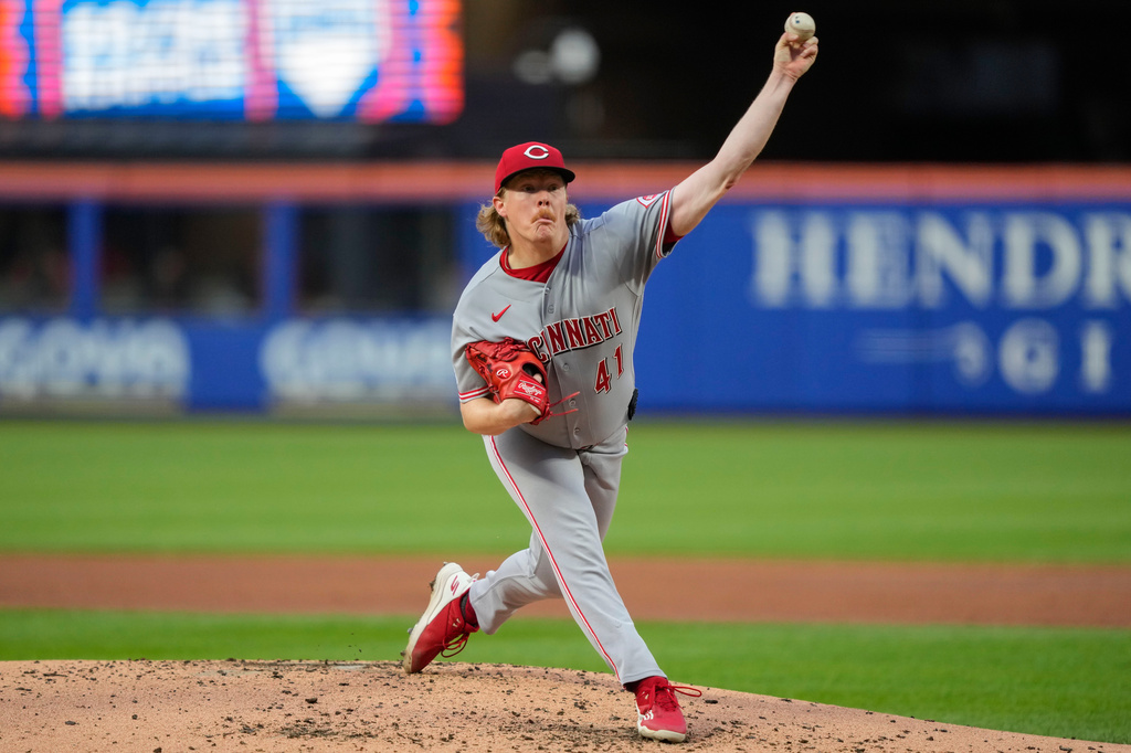 Cincinnati Reds pitcher Andrew Abbott (41) throws during the second inning of a baseball game against the New York Mets, Wednesday, May 27, 2026, in New York. (AP Photo/Yuki Iwamura)