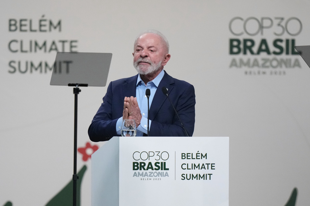 Brazilian President Luiz Inacio Lula da Silva addresses a plenary session of the COP30 U.N. Climate Summit in Belem, Brazil, Thursday, Nov. 6, 2025. (AP Photo/Fernando Llano)