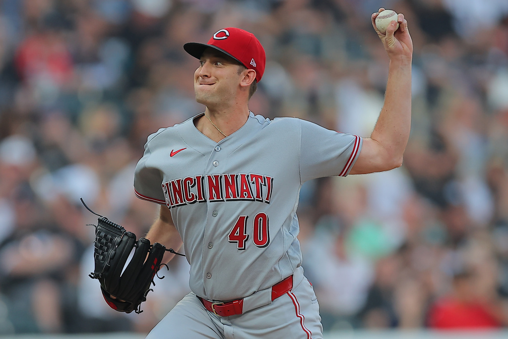 Cincinnati Reds starting pitcher Nick Lodolo throws during the first inning of a baseball game against the Chicago White Sox, Tuesday, Aug. 11, 2026, in Chicago. (AP Photo/Melissa Tamez)