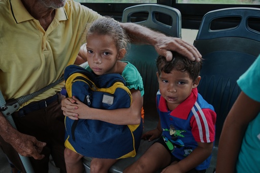 Children are evacuated on a bus before the arrival of Hurricane Melissa in Canizo, a community in Santiago de Cuba, Tuesday, Oct. 28, 2025. (AP Photo/Ramón Espinosa) Children are evacuated on a bus before the arrival of Hurricane Melissa in Canizo, a community in Santiago de Cuba, Tuesday, Oct. 28, 2025. (AP Photo/Ramón Espinosa)