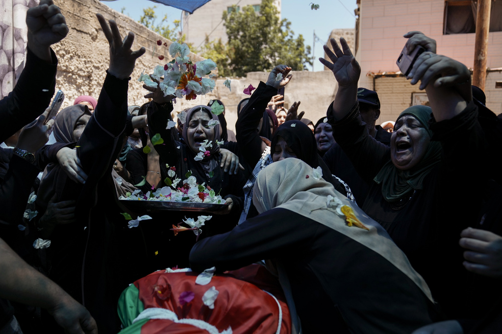 The Latest | Palestinians flee Khan Younis as Israel says 1.9 million ...