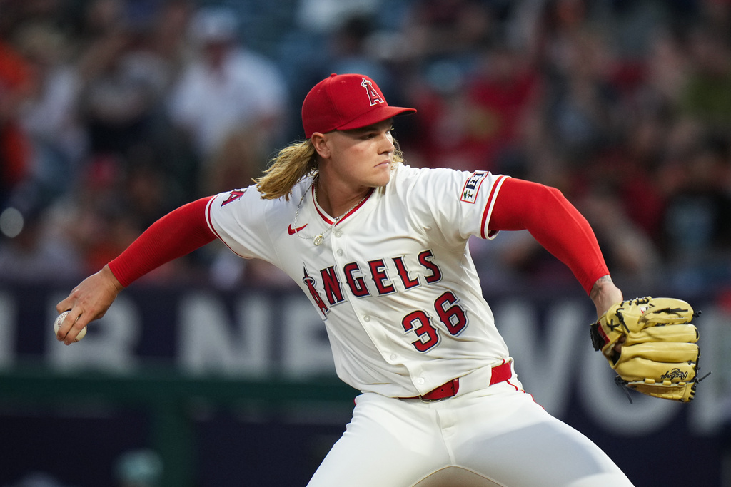 Los Angeles Angels starting pitcher Caden Dana throws against the Houston Astros during the first inning of a baseball game Saturday, Sept. 27, 2025, in Anaheim, Calif. (AP Photo/Jae C. Hong)