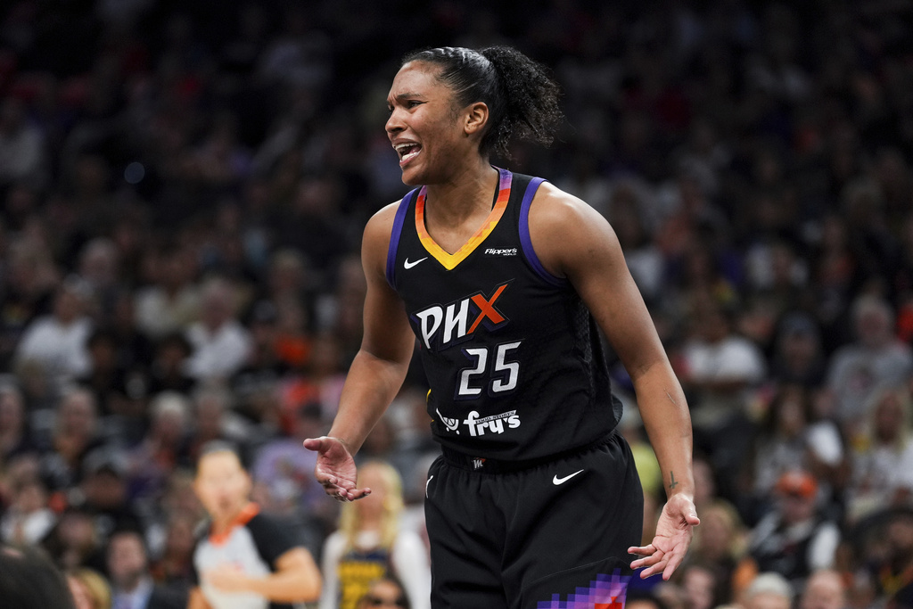 Phoenix Mercury forward Alyssa Thomas (25) reacts to a play during the second half of a WNBA basketball game against the Indiana Fever, Tuesday, Sept. 2, 2025, in Phoenix. (AP Photo/Samantha Chow)