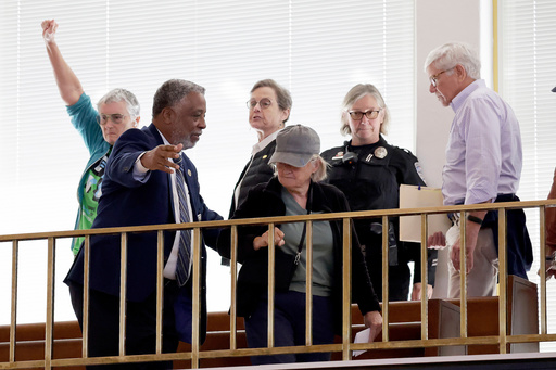 Security clears the gallery after an outburst during a redistricting bill debate at the Legislative Building, Wednesday, Oct. 22, 2025, in Raleigh, N.C. (AP Photo/Chris Seward) Security clears the gallery after an outburst during a redistricting bill debate at the Legislative Building, Wednesday, Oct. 22, 2025, in Raleigh, N.C. (AP Photo/Chris Seward)