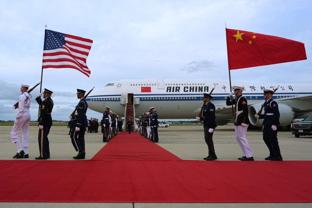 The red carpet is rolled out before President Donald Trump and first lady Melania Trump greet China's President Xi Jinping and his wife Peng Liyuan at Joint Base Andrews, Md., Wednesday, Sept. 23, 2026.(AP Photo/Alex Brandon)