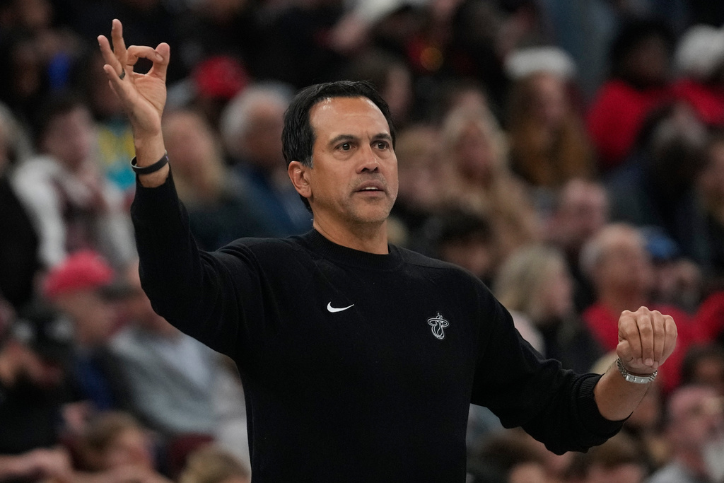 Miami Heat head coach Erik Spoelstra stands on the sideline during the first half of an NBA Cup basketball game against the Chicago Bulls, Friday, Nov. 21, 2025, in Chicago. (AP Photo/Erin Hooley)
