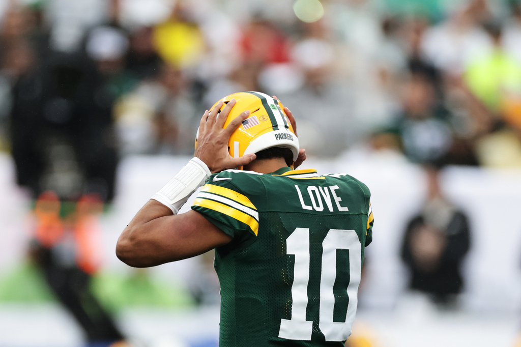 Green Bay Packers quarterback Jordan Love (10) reacts during an NFL football game against the New York Jets in East Rutherford, N.J., Sunday, Sept. 20, 2026. (AP Photo/Adam Hunger)