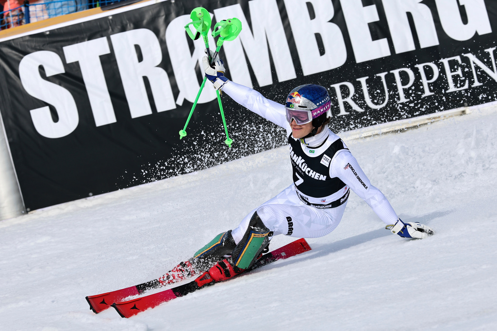 Brazil's Lucas Pinheiro Braathen arrives at the finish area after straddling a pole during an alpine ski, men's slalom race, at the Lillehammer World Cup Finals, in Hafjell, Norway, Wednesday, March 25, 2026. (AP Photo/Marco Trovati)