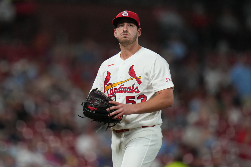 St. Louis Cardinals starting pitcher Andre Pallante heads off the field after being removed during the sixth inning of a baseball game against Texas Rangers Wednesday, June 3, 2026, in St. Louis. (AP Photo/Jeff Roberson)