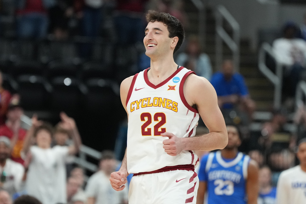 FILE -Iowa State's Milan Momcilovic celebrates during the second half in the second round of the NCAA college basketball tournament against Kentucky, Sunday, March 22, 2026, in St. Louis. (AP Photo/Jeff Roberson, File)