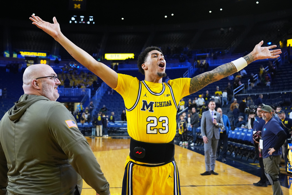 Michigan forward Yaxel Lendeborg reacts after the team's win against Middle Tennessee in an NCAA college basketball game, Wednesday, Nov. 19, 2025, in Ann Arbor, Mich. (AP Photo/Ryan Sun)