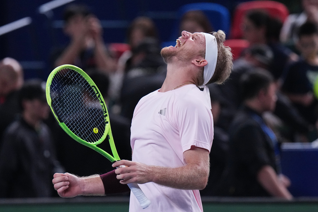 Spain's Alejandro Davidovich Fokina celebrates after winning the men's singles final against Spain's Rafael Jodar at the Shanghai Masters tennis tournament in Shanghai, China, Sunday, Oct. 18, 2026. (AP Photo/Andy Wong)