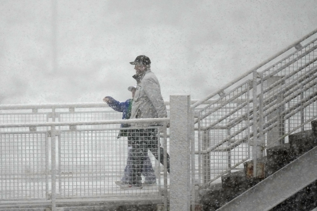 A late spring snowstorm slams Colorado, closing schools and disrupting commuters