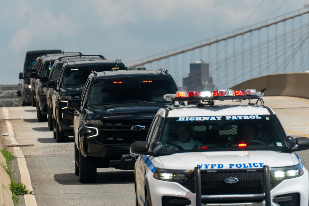 The motorcade believed to be carrying former Venezuela President Nicolas Maduro and his wife, Cilia Flores, travels along FDR drive after leaving Manhattan federal court, Wednesday, July 22, 2026, in New York. (AP Photo/Adam Gray)