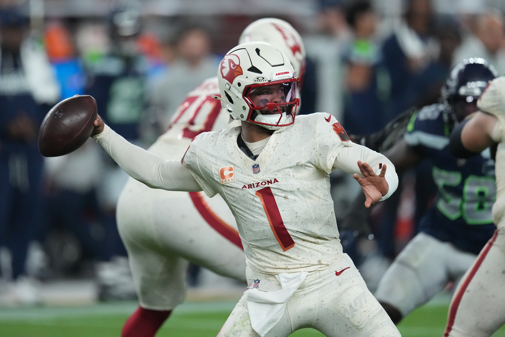Arizona Cardinals quarterback Kyler Murray (1) throws during the first half of an NFL football game against the Seattle Seahawks Thursday, Sept. 25, 2025, in Glendale, Ariz. (AP Photo/Ross D. Franklin)