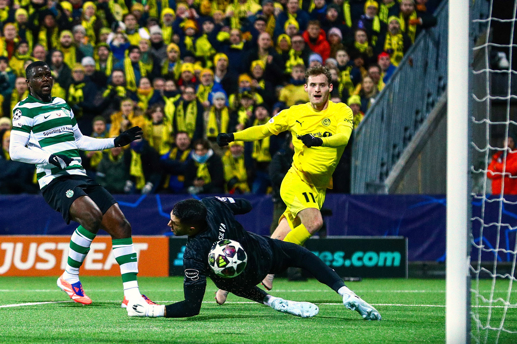 Bodo/Glimt's Ole Didrik Blomberg, right, scores their side's second goal of the game during the Champions League soccer match between Bodo/Glimt and Sporting Lisbon, in Bodo, Norway, Wednesday March 11, 2026. (Fredrik Varfjell/NTB Scanpix via AP)