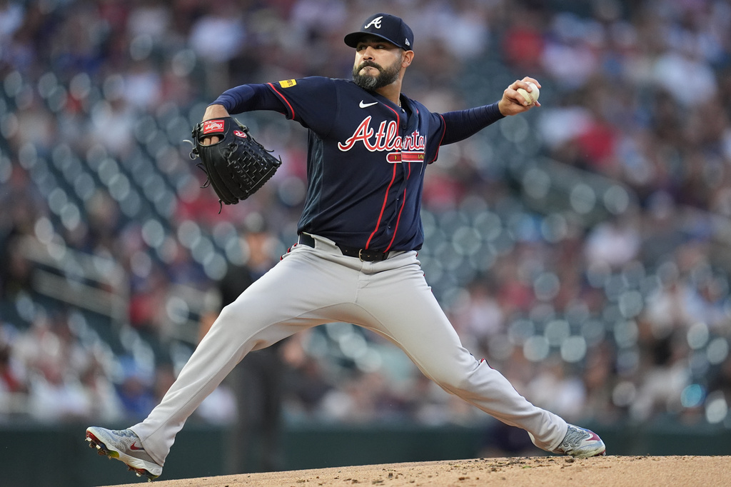 Atlanta Braves starting pitcher Martin Perez delivers during the first inning of a baseball game against the Minnesota Twins, Monday, Aug. 17, 2026, in Minneapolis. (AP Photo/Abbie Parr)