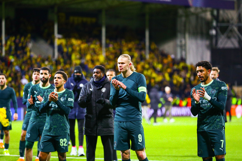 Manchester City's Erling Haaland, center, applauds the crowd after the Champions League soccer match between Bodo/Glimt and Manchester City in Bodo, Norway, Tuesday, Jan. 20, 2026. (Fredrik Varfjell/NTB via AP)