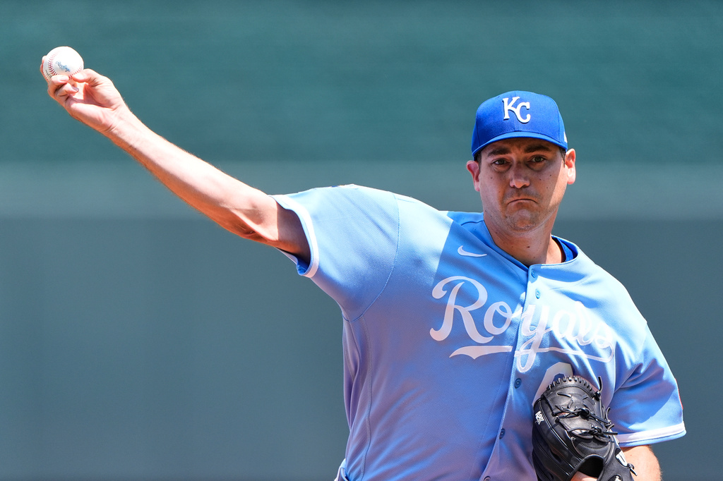 Kansas City Royals starting pitcher Seth Lugo throws during the first inning of a baseball game against the San Francisco Giants, Wednesday, July 22, 2026, in Kansas City, Mo. (AP Photo/Charlie Riedel)