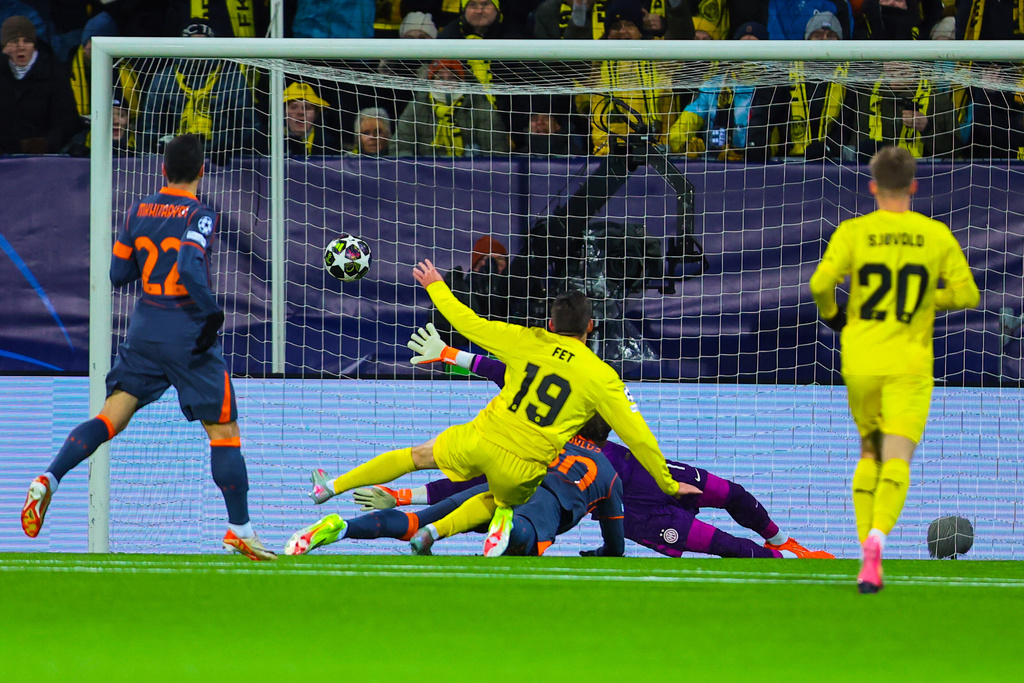 Bodø/Glimt's Sondre Brunstad Fet (19) scores against Inter Milan during a Champions League soccer match, Wednesday, Feb 18, 2026, in Bodo, Norway. (Thomas Andersen/NTB Scanpix via AP)