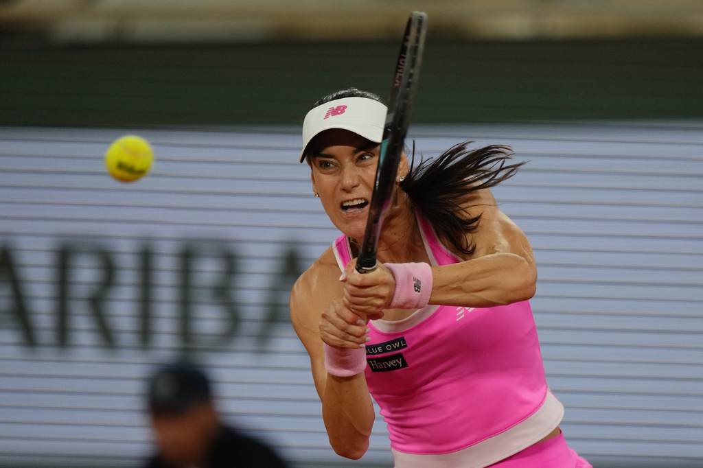 Romania's Sorana Cirstea returns to Russia's Mirra Andreeva during the quarterfinal tennis match at the French Open in Paris, Tuesday, June 2, 2026. (AP Photo/Aurelien Morissard)