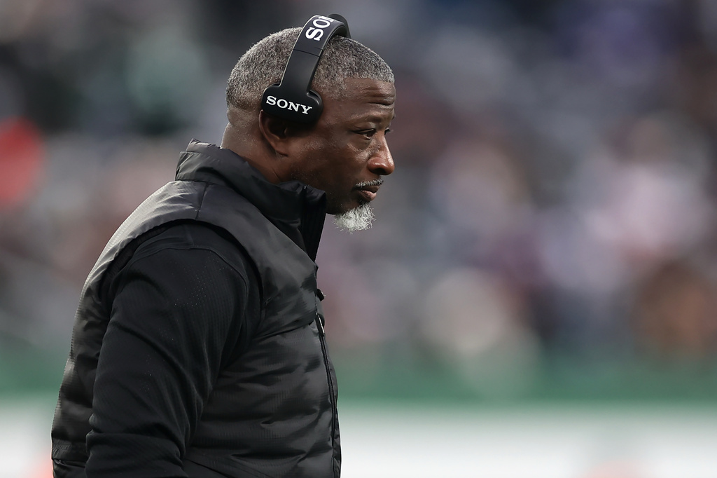 New York Jets head coach Aaron Glenn looks on during the second half of an NFL football game against the New England Patriots, Sunday, Dec. 28, 2025, in East Rutherford, N.J. (AP Photo/Adam Hunger)