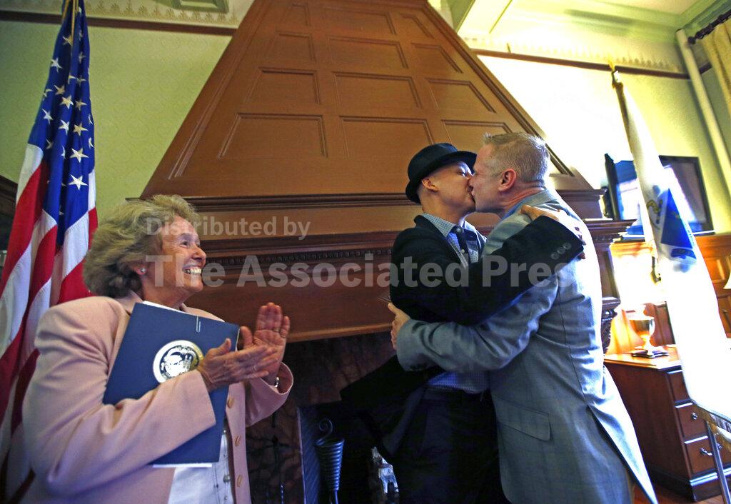 First same-sex marriage licenses in Massachusetts