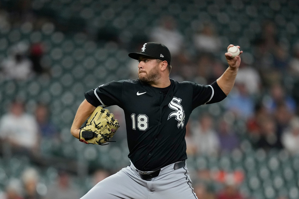 Chicago White Sox starting pitcher Anthony Kay throws against the Houston Astros during the first inning of a baseball game Monday, Aug. 31, 2026, in Houston. (AP Photo/David J. Phillip)