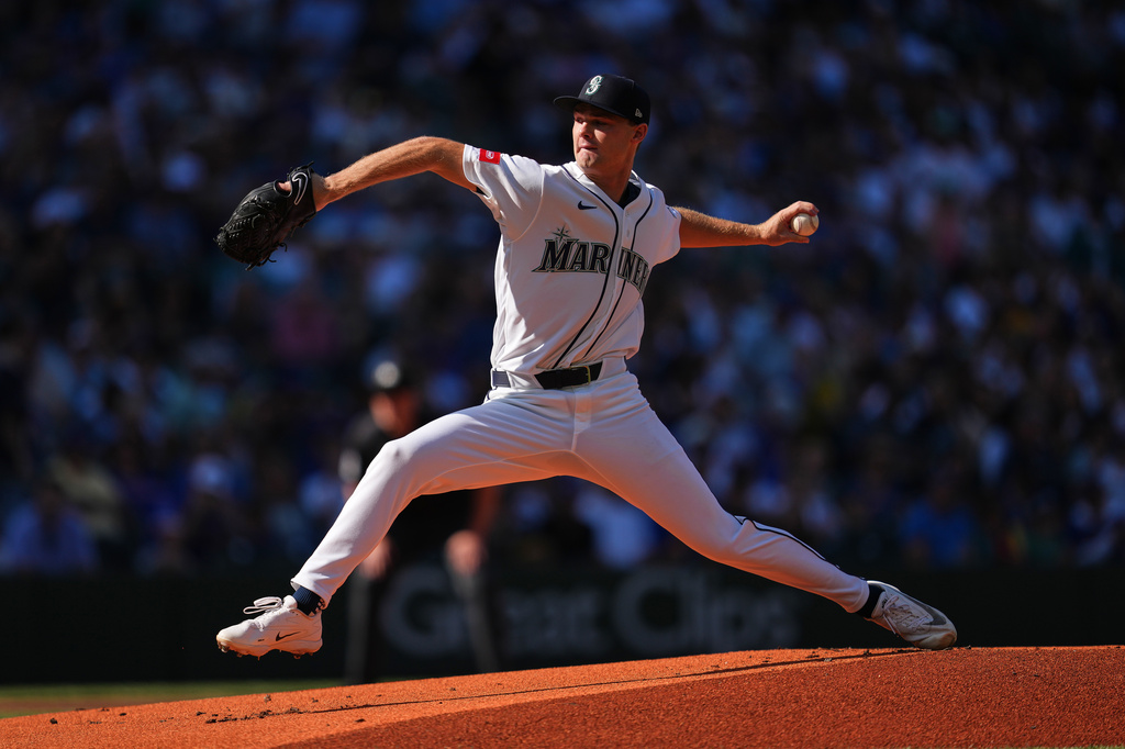 Seattle Mariners starting pitcher Kade Anderson throws his first pitch in his major league debut against the Chicago Cubs during the first inning of a baseball game, Saturday, Aug. 22, 2026, in Seattle. (AP Photo/Lindsey Wasson)