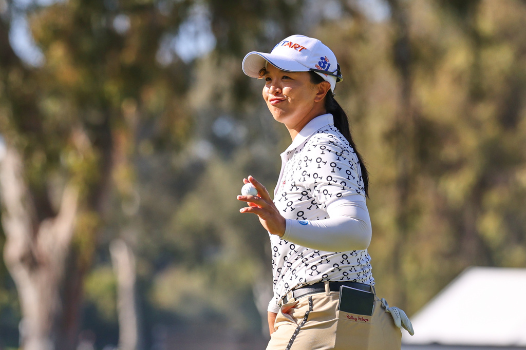 Sei Young Kim, of South Korea, reacts to her putt on the 14th green during the third round of the U.S. Women's Open golf tournament Saturday, June 6, 2026, in the Pacific Palisades area of Los Angeles. (AP Photo/Jessie Alcheh)