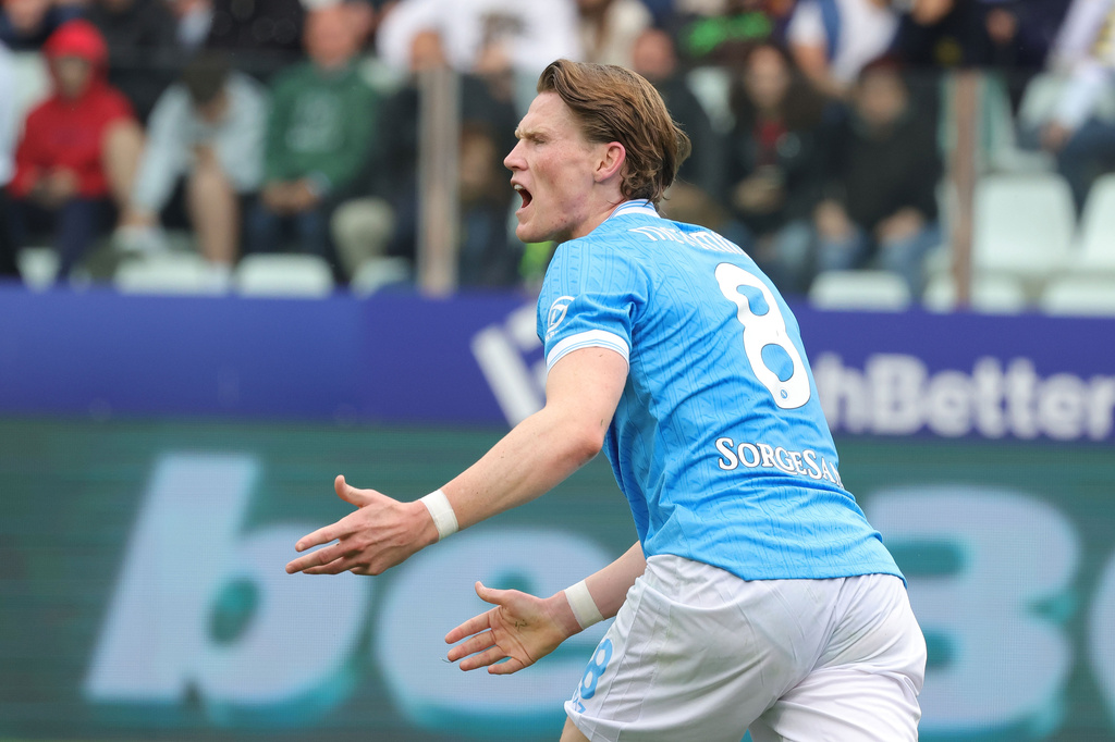 Napoli's Scott McTominay during the Serie A soccer match between Parma and Napoli, in Parma, Italy, Sunday, April 12, 2026. (Alberto Mariani/LaPresse via AP)