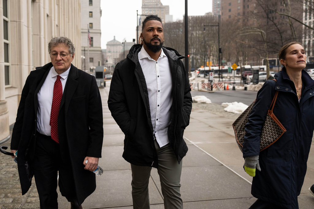 Cleveland Guardians' Emmanuel Clase arrives at Brooklyn federal court, Wednesday, Feb. 18, 2026, in New York. (AP Photo/Yuki Iwamura)