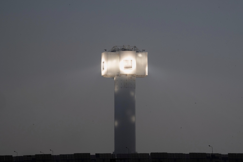 Khi Solar One, a solar thermal plant that converts the sun's light energy into electricity, sits outside Upington, South Africa, in the Northern Cape province, Friday, Aug. 29, 2025. (AP Photo/Themba Hadebe)