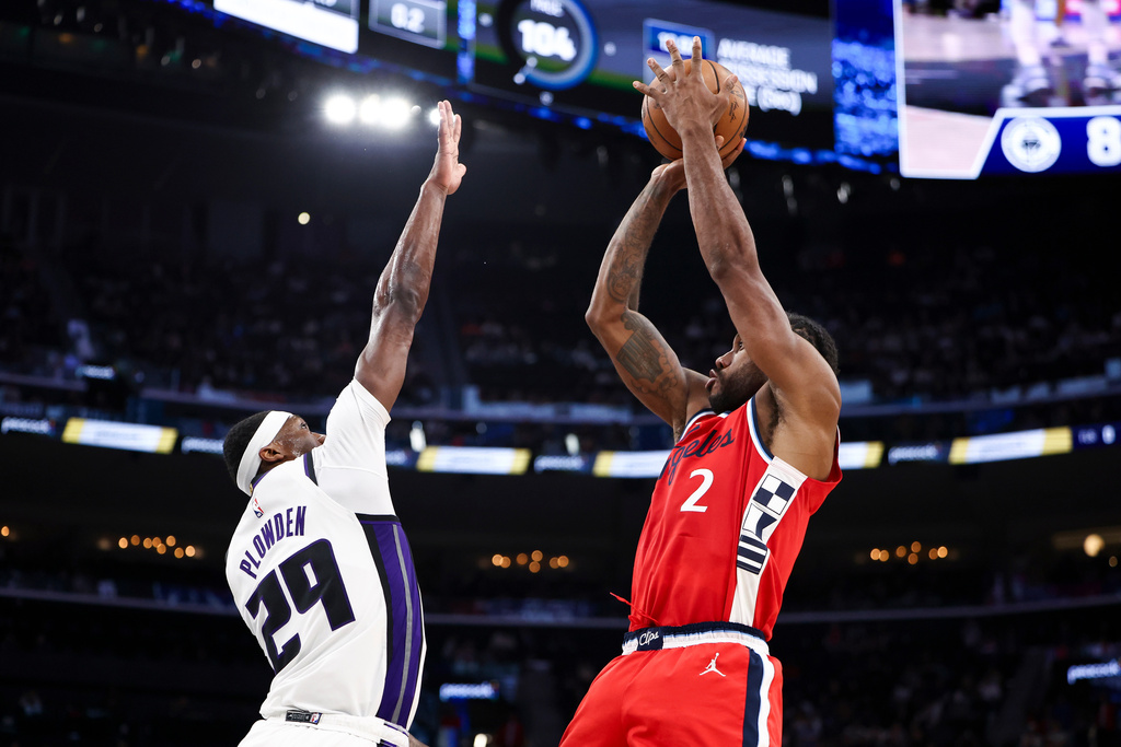 Los Angeles Clippers forward Kawhi Leonard (2) shoots against Sacramento Kings guard Daeqwon Plowden (29) during the second half of an NBA basketball game, Saturday, March 14, 2026, in Inglewood, Calif. (AP Photo/Jessie Alcheh)