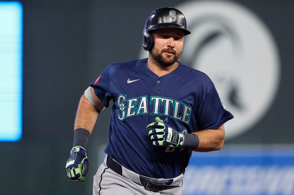 Mariners' Cal Raleigh back in the lineup