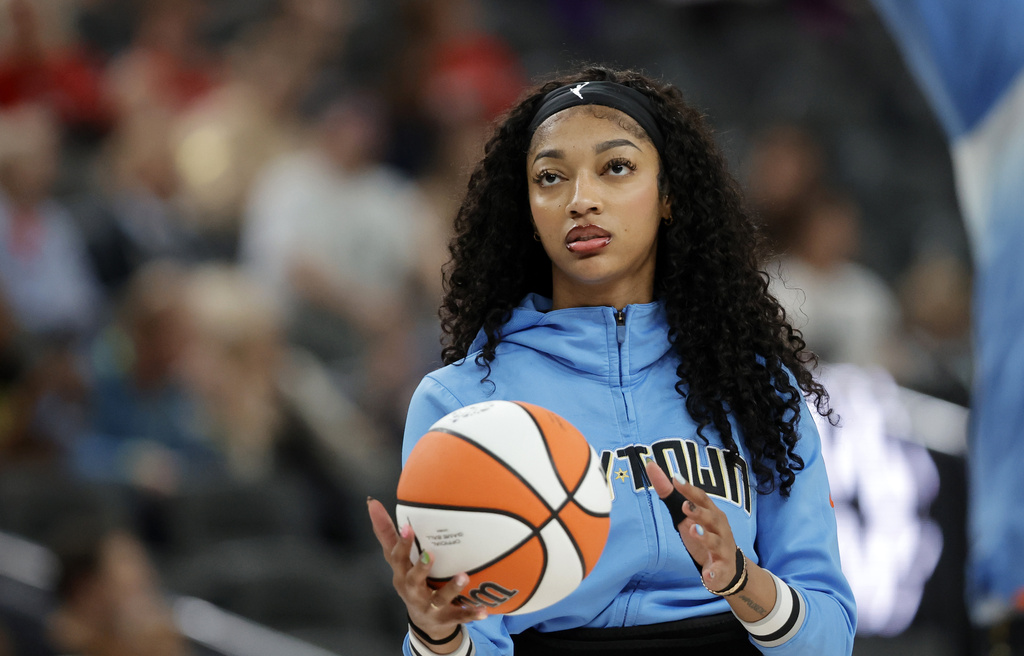 Chicago Sky forward Angel Reese (5) warms up before a WNBA basketball game between the Las Vegas Aces and the Chicago Sky Sunday, Sept. 7, 2025, in Las Vegas. (Steve Marcus/Las Vegas Sun via AP)