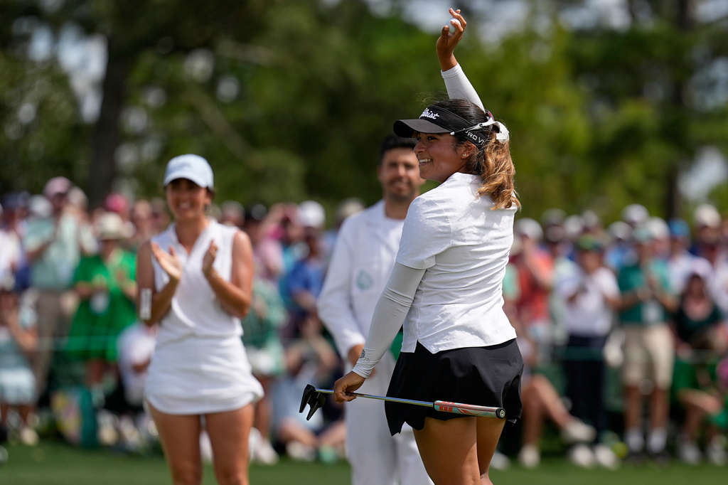 Maria José Marin, of Colombia, celebrates her win after the Augusta National Women's Amateur golf tournament, Saturday, April 4, 2026, in Augusta, Ga. (AP Photo/David J. Phillip)