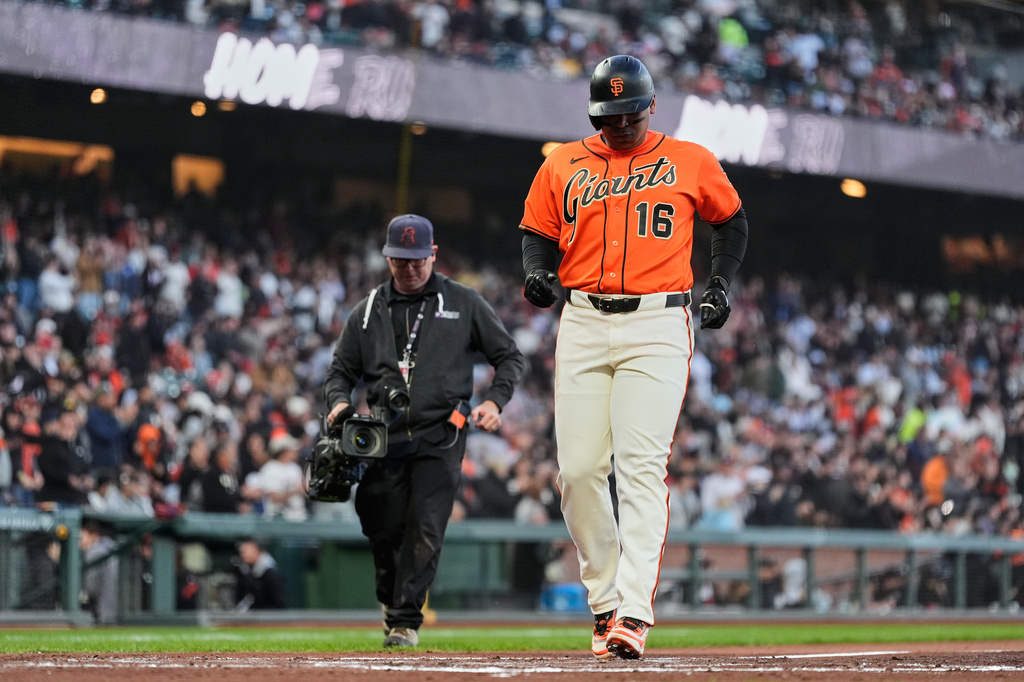 San Francisco Giants' Rafael Devers runs the bases after hitting a solo home run during the second inning of a baseball game against the Pittsburgh Pirates, Friday, May 8, 2026, in San Francisco. (AP Photo/Godofredo A. Vásquez)