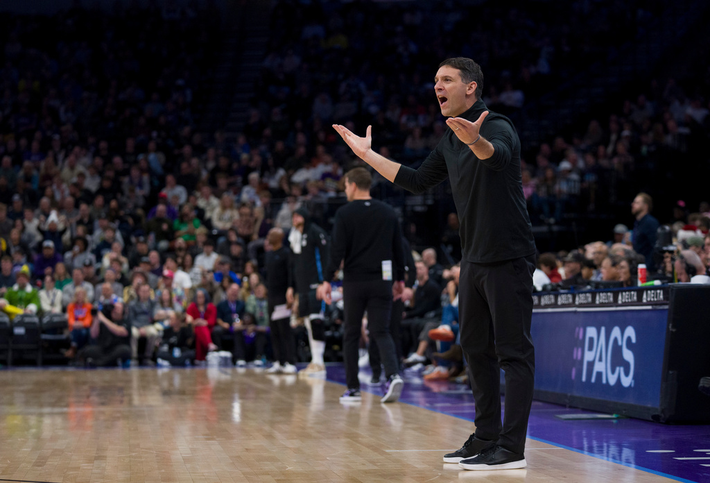 Oklahoma City Thunder head coach Mark Daigneault reacts to a call during the first half of an NBA basketball game against the Utah Jazz, Sunday, Dec. 7, 2025, in Salt Lake City. (AP Photo/Bethany Baker)