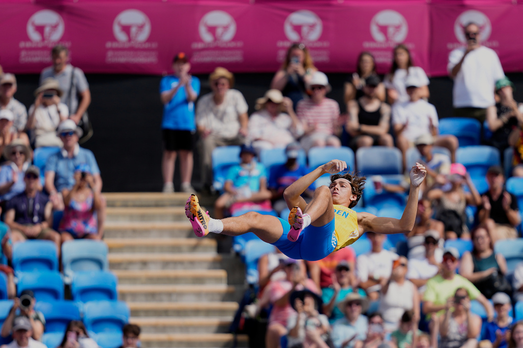 Armand Duplantis of Sweden makes an attempt in the men's pole vault qualifying at the European Athletics Championships in Birmingham, England, Friday, Aug. 14, 2026. (AP Photo/Matthias Schrader)