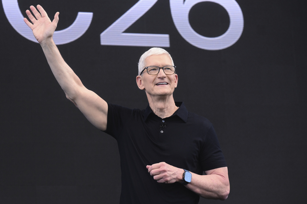 CEO Tim Cook waves during the annual World Wide Developers Conference at Apple's headquarters in Cupertino, Calif., Monday, June 8, 2026. (AP Photo/Noah Berger)