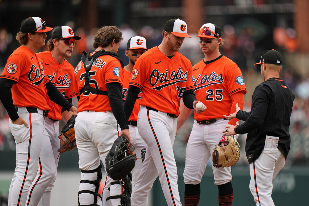 Baltimore Orioles starting pitcher Trevor Rogers (28) leaves the mound after a pitching substitution is made during the second inning of a baseball game against the Boston Red Sox, Saturday, April 25, 2026, in Baltimore. (AP Photo/Stephanie Scarbrough)