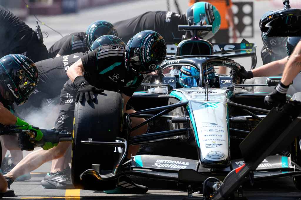 Mercedes driver George Russell of Britain gets a pit service during the third free practice ahead of the Azerbaijan F1 Grand Prix, in Baku, Azerbaijan, Friday, Sept. 25, 2026. (AP Photo/Darko Bandic)