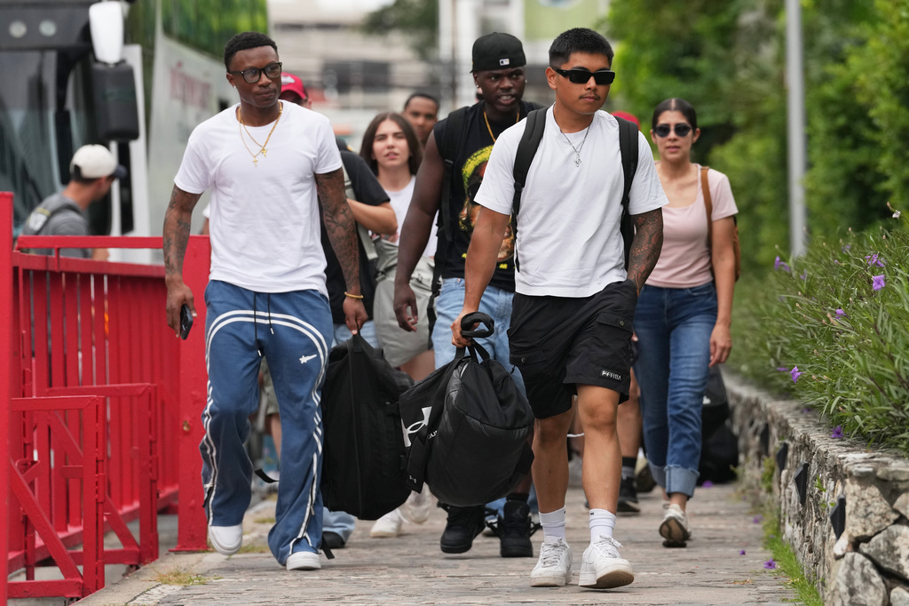 American service members of the USS Abraham Lincoln strike group arrive at a hotel in Pattaya, Thailand, Wednesday, Sept. 2, 2026. (AP Photo/Sakchai Lalit)