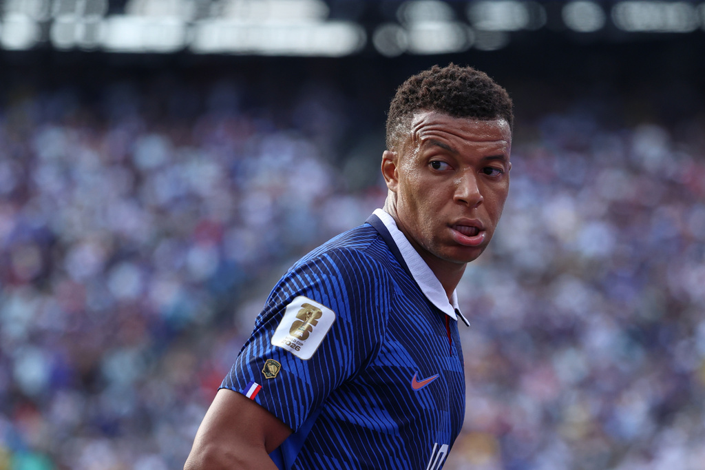 France's Kylian Mbappe (10) looks around during the World Cup round of 32 soccer match between France and Sweden in East Rutherford, N.J., near New York, Tuesday, June 30, 2026. (AP Photo/Pamela Smith)