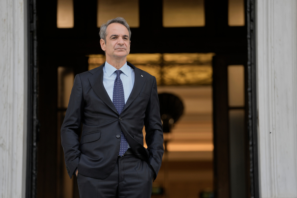 FILE - Greece's Prime Minister Kyriakos Mitsotakis waits for the arrival of the European Parliament president in Athens, April 9, 2025. (AP Photo/Petros Giannakouris, File)