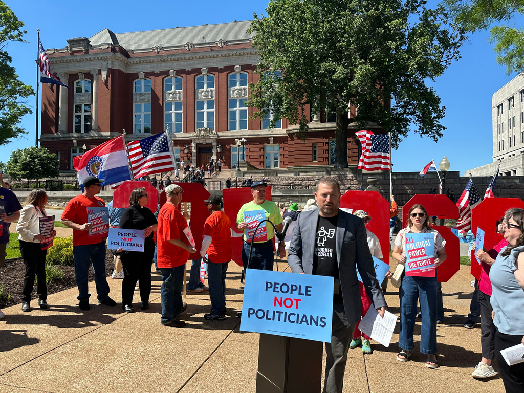 Richard Von Glahn, executive director of People Not Politicians, organizes a rally against a Missouri congressional redistricting plan after in front of the state Supreme Court on Tuesday, May 12, 2026, in Jefferson City, Mo. (AP Photo/David A. Lieb)