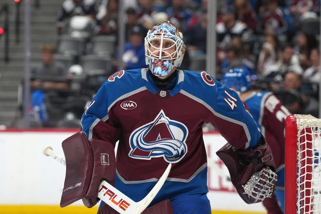 Colorado Avalanche goaltender Scott Wedgewood prepares for the second period in Game 2 of the Western Conference finals NHL hockey Stanley Cup playoff series against the Vegas Golden Knights, Friday, May 22, 2026, in Denver. (AP Photo/David Zalubowski)
