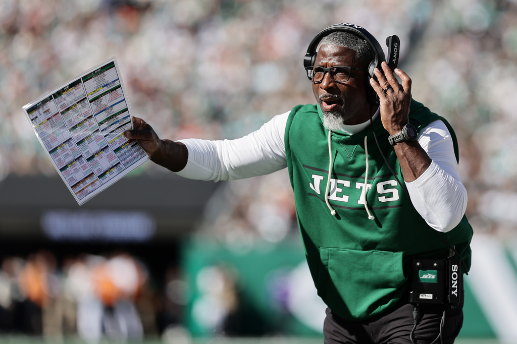 New York Jets head coach Aaron Glenn in the first half of an NFL football game against the Miami Dolphins in East Rutherford, N.J., Sunday, Oct. 25, 2026. (AP Photo/Adam Hunger)