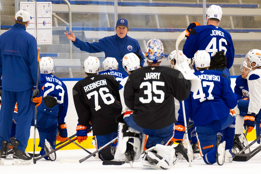 Edmonton Oilers' head coach Mike Babcock gives instruction during the NHL hockey team's training camp in Edmonton, Alberta, Thursday, Sept. 17, 2026. (John Ulan/The Canadian Press via AP)